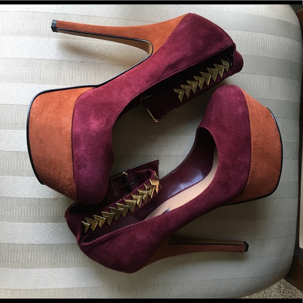 Elsie H by Halston stilettos
